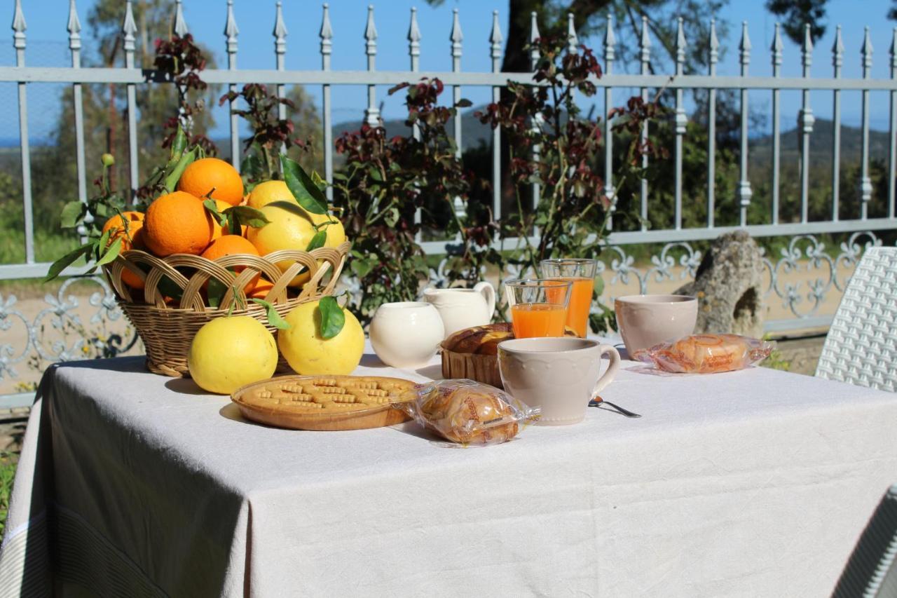 Bed and Breakfast Domu Virginia Castiadas Zewnętrze zdjęcie