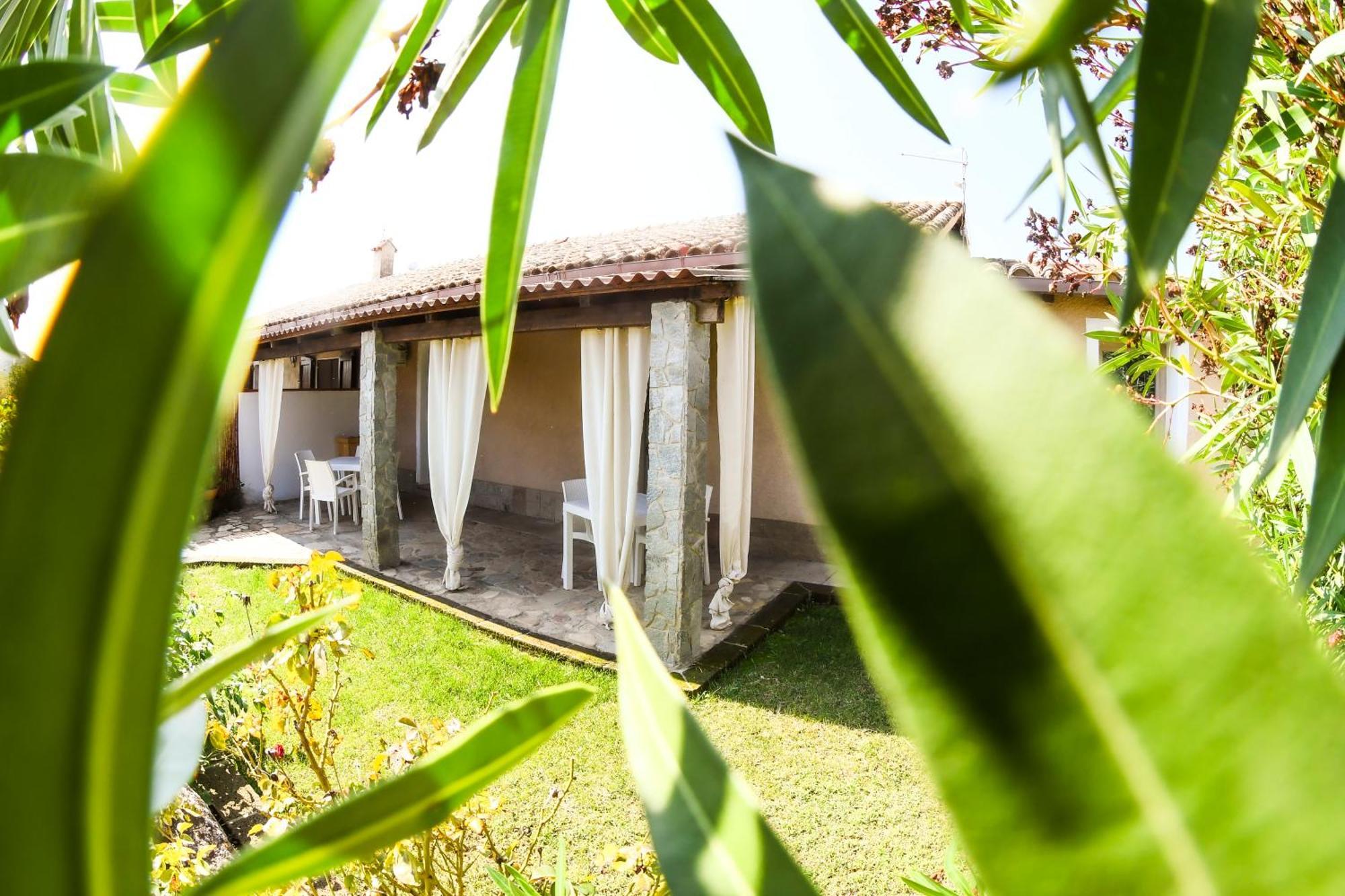 Bed and Breakfast Domu Virginia Castiadas Zewnętrze zdjęcie